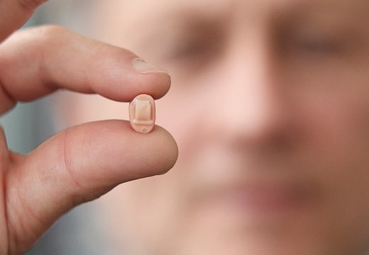 目立たない補聴器はどれ?