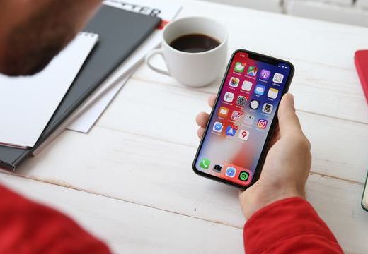 スマートフォンのアプリが補聴器代わりになる?