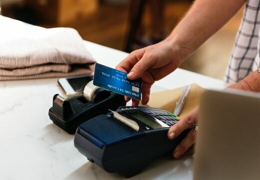 「補聴器を買うには?」購入までの流れをご紹介!